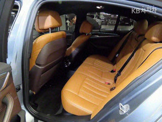 BMW 5 Series foto 6