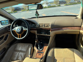 BMW 5 Series foto 8