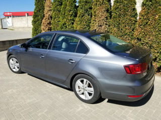 Volkswagen Jetta foto 7