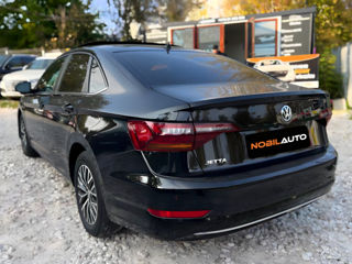 Volkswagen Jetta foto 4