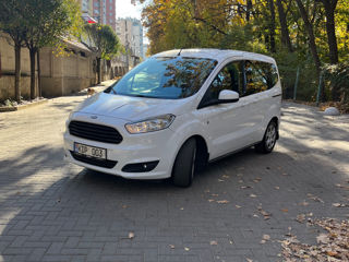 Ford Tourneo Courier foto 2