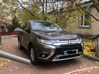 Mitsubishi Outlander foto 2