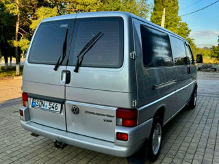 Volkswagen Caravelle foto 3