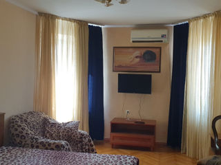 Apartament cu 2 camere, 60 m², Centru, Chișinău foto 2