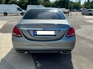 Mercedes C-Class foto 9