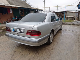 Mercedes E-Class foto 10