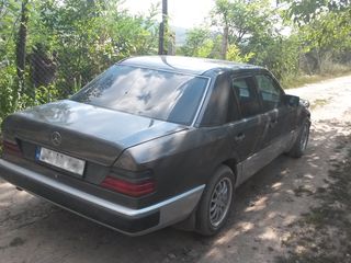 Mercedes Series (W124) foto 5