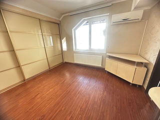 Apartament cu 3 camere, 102 m², Buiucani, Chișinău foto 7