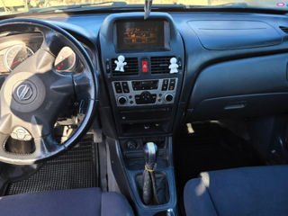 Nissan Almera foto 2