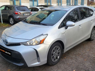 Toyota Prius v