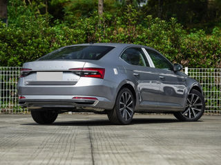 Skoda Superb foto 3