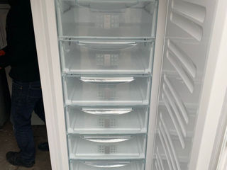 Большой морозильник Liebherr Premium No Frost на 70 см в ширину