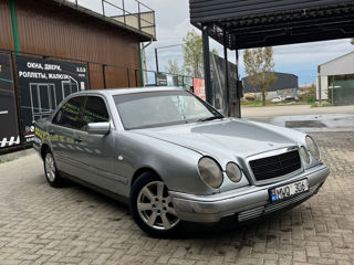 Mercedes E-Class foto 2