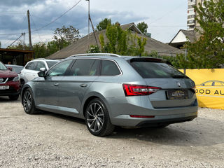 Skoda Superb foto 4