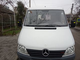 Mercedes 311 CDI foto 2