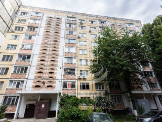 Apartament cu 3 camere, 70 m², Buiucani, Chișinău foto 2