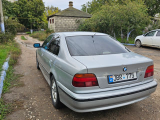 BMW 5 Series foto 4