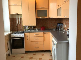 Apartament cu 2 camere, 50 m², Centru, Criuleni foto 2