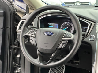 Ford Fusion foto 9