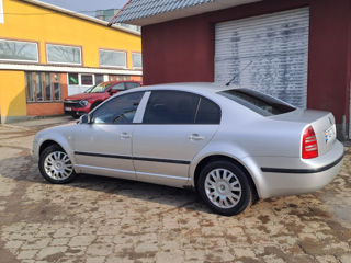 Skoda Superb foto 3