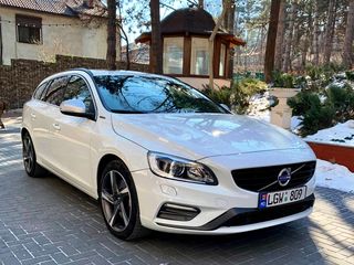 Volvo V60 foto 1