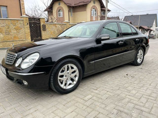 Mercedes E-Class foto 2