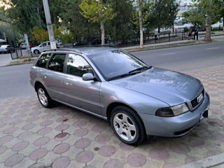 Audi A4 foto 1