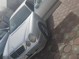 Mercedes E-Class foto 4