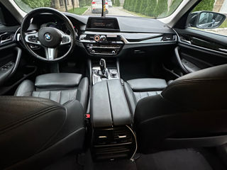 BMW 5 Series foto 8