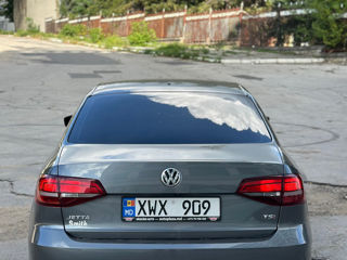 Volkswagen Jetta foto 6