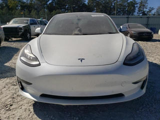 Tesla Model 3 foto 2