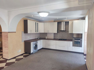 Apartament cu 3 camere, 100 m², Buiucani, Chișinău foto 5