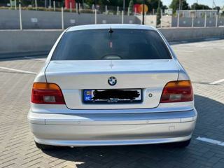 BMW 5 Series foto 7