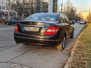 Mercedes C-Class foto 2