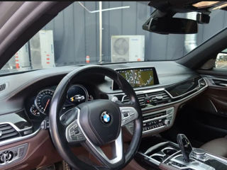 BMW 7 Series foto 7