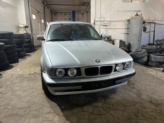 BMW 5 Series foto 18