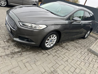 Ford Mondeo foto 2