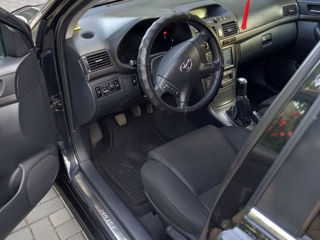 Toyota Avensis foto 7