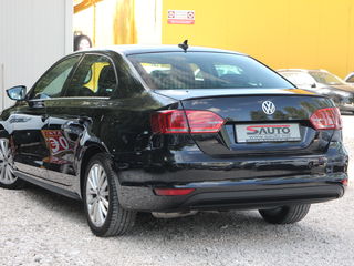 Volkswagen Jetta foto 3