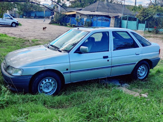 Ford Escort foto 8