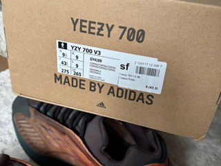 Yeezy boost 700 фото 8