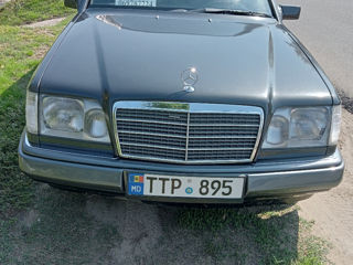 Mercedes Series (W124) foto 1