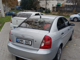 Hyundai Accent foto 3