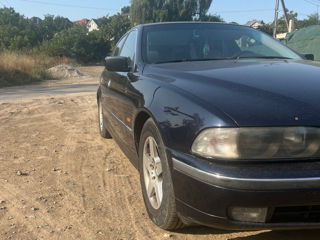 BMW 5 Series foto 1