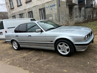 BMW 5 Series foto 3