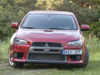 Mitsubishi Lancer foto 2