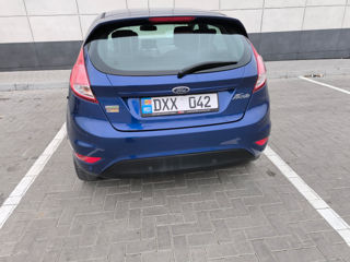 Ford Fiesta foto 8