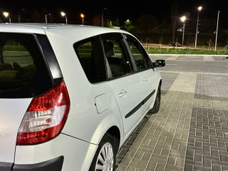 Renault Grand Scenic foto 10