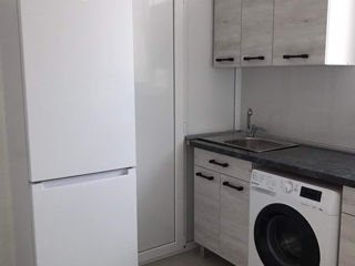 Închiriez apartament cu o camera foto 2