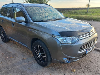 Mitsubishi Outlander foto 3